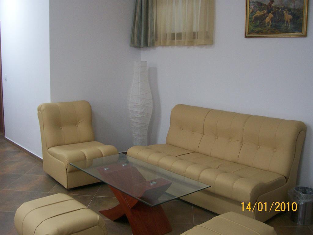 Hera Guest House Ciflic Exterior foto