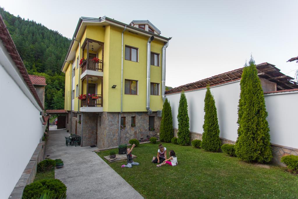 Hera Guest House Ciflic Exterior foto