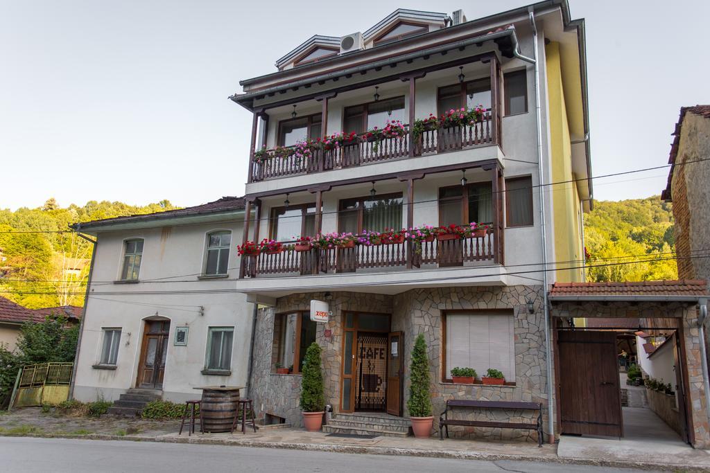 Hera Guest House Ciflic Exterior foto