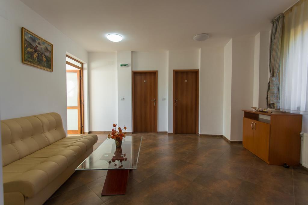 Hera Guest House Ciflic Exterior foto