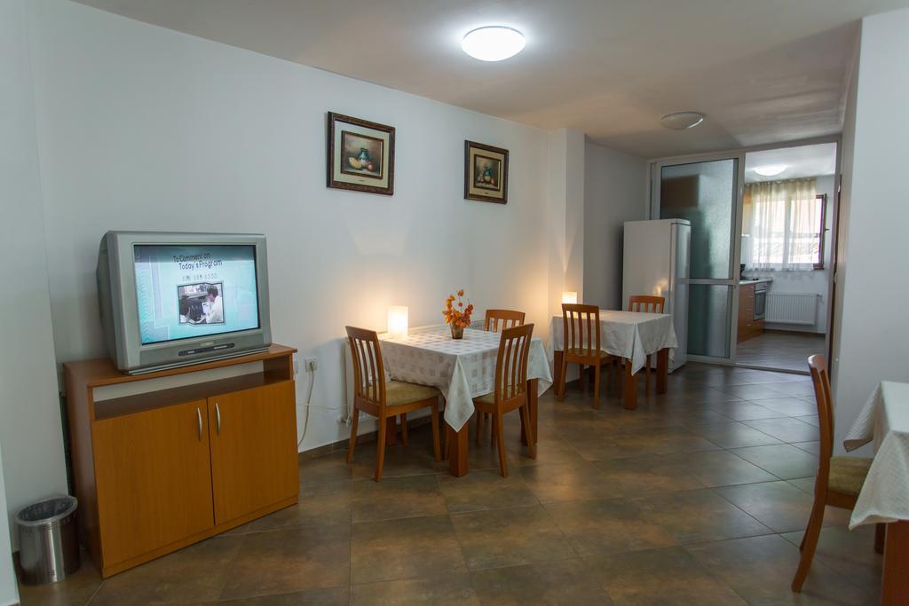 Hera Guest House Ciflic Exterior foto