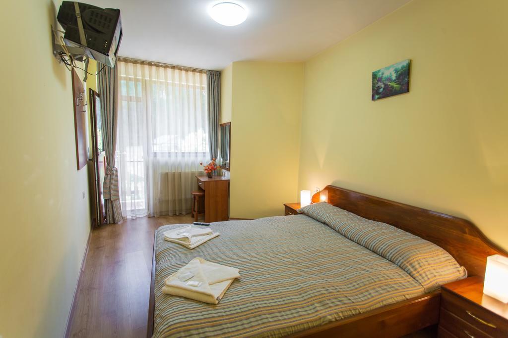 Hera Guest House Ciflic Exterior foto