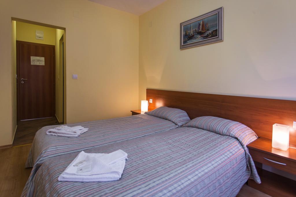 Hera Guest House Ciflic Exterior foto
